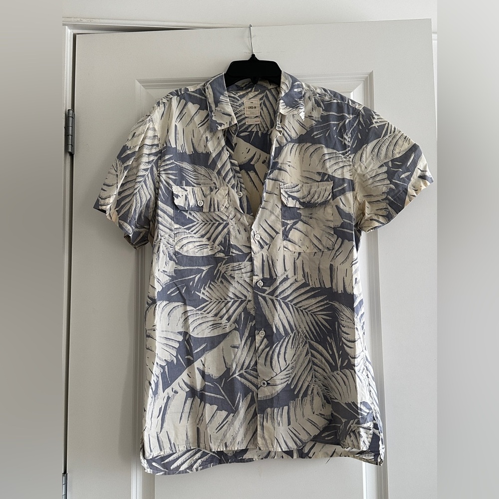 GAP Men's Leaf Print Casual Shirt - Cream and Blue
